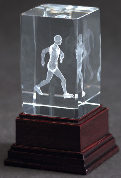  Награда хрустальная Бегун CAW70120/RUN 70х70х120мм