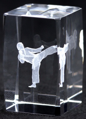  Награда хрустальная Каратэ KR5080/KAR 50х50х80мм в комплекте коробка 