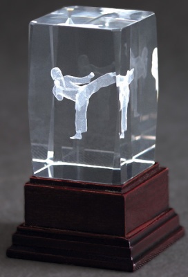 Награда хрустальная Каратэ CAW70120/KAR 70х70х120мм 