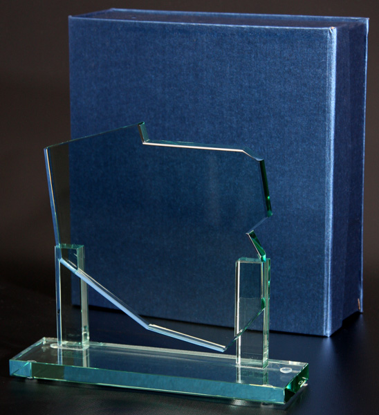 Награда стеклянная G030(сувенир) 210х180х12мм коробка в комплекте 